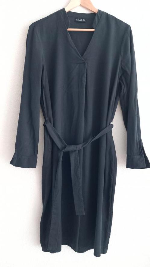 Donkerblauwe Jurk met bindriem - Maat 40 van CANDA premium, Kleding | Dames, Jurken, Zo goed als nieuw, Maat 38/40 (M), Blauw