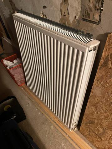 Radiator 90x81x9 beschikbaar voor biedingen