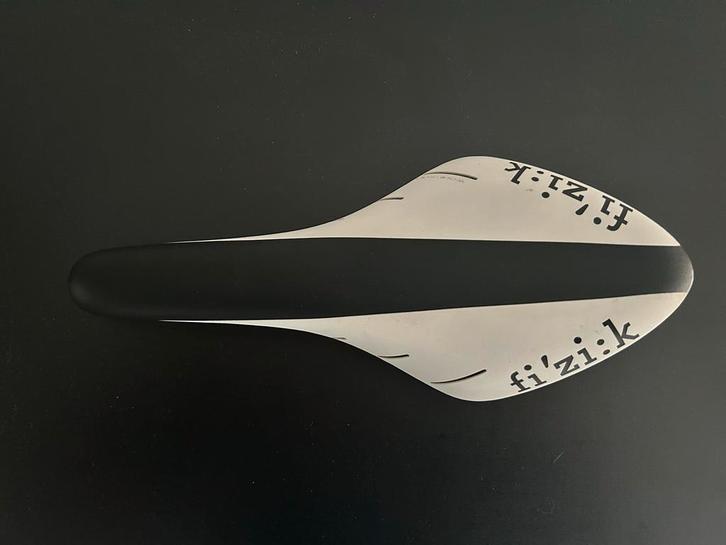 Fizik Arione R3 Carbon zadel - Regular, Fietsen en Brommers, Fietsonderdelen, Gebruikt, Racefiets, Zadel, Ophalen of Verzenden