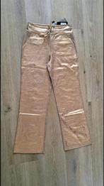 Mi Piace  suedine broek straight Kleur: goud maat: S, Kleding | Dames, Broeken en Pantalons, Mi Piace, Nieuw, Ophalen of Verzenden