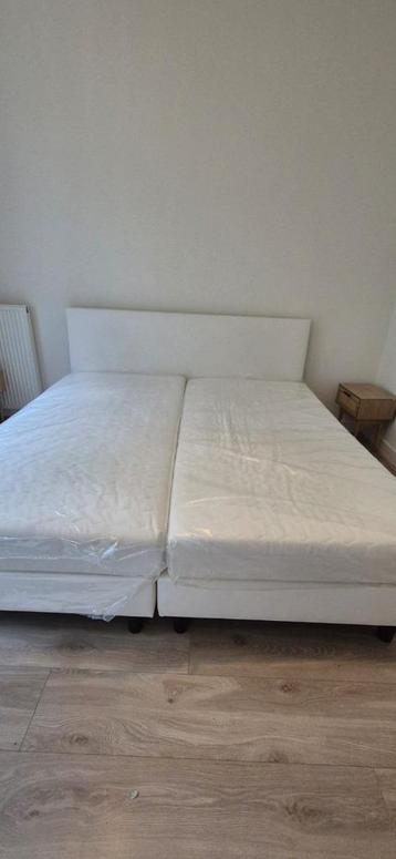 Boxspring Bed 200x200 cm with brand new mattresses beschikbaar voor biedingen