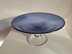 Blauwe Glazen Schaal op Voet, Huis en Inrichting, Woonaccessoires | Schalen en Manden, Schaal, Rond, Ophalen of Verzenden, Glas