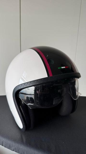 Scooter helm beschikbaar voor biedingen
