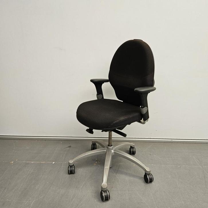 RH Logic bureaustoel - zwarte stof (verkleurd), Huis en Inrichting, Bureaustoelen, Gebruikt