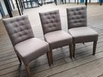 3xTaupe stoelen met bruine poten van hout, Huis en Inrichting, Stoelen, Ophalen, Gebruikt, Bruin, Hout