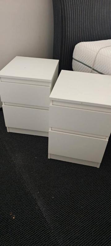 2 Witte Nachtkastjes - Ophalen op Afspraak beschikbaar voor biedingen