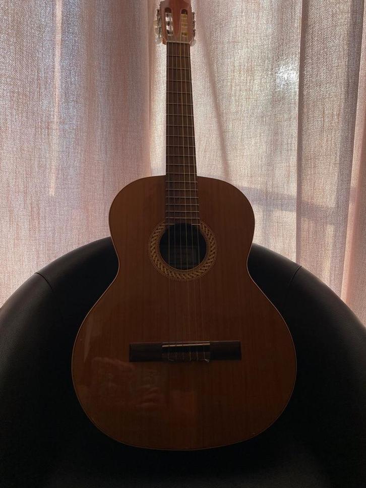 Juan Salvador 2C Klassieke gitaar, Muziek en Instrumenten, Snaarinstrumenten | Gitaren | Akoestisch, Gebruikt, Klassieke of Spaanse gitaar