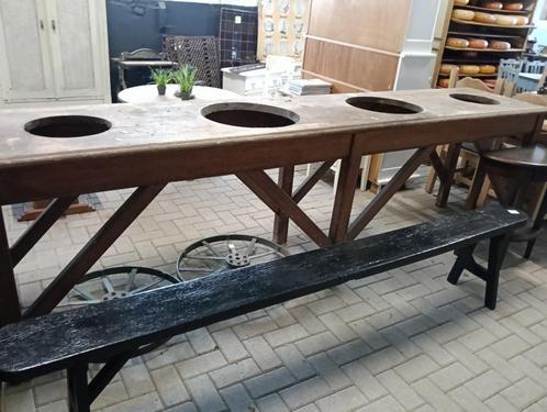 Lange tafel voor wasbakken etc.., Antiek en Kunst, Antiek | Meubels | Tafels, Ophalen of Verzenden