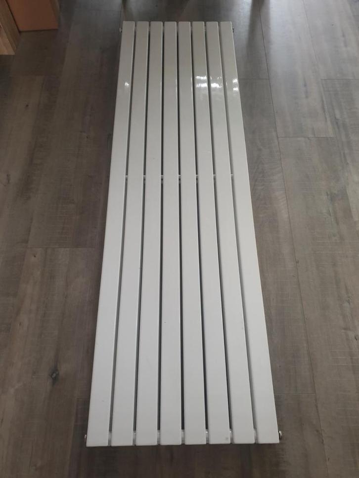 wand design radiator wit glans nieuw met ophang beugels, Doe-het-zelf en Verbouw, Verwarming en Radiatoren, Nieuw, Radiator, 800 watt of meer