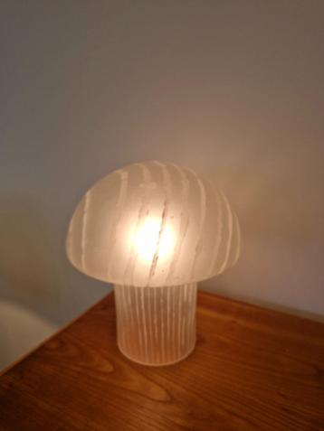 Vintage mushroom tafellamp glas wit jaren 70 beschikbaar voor biedingen