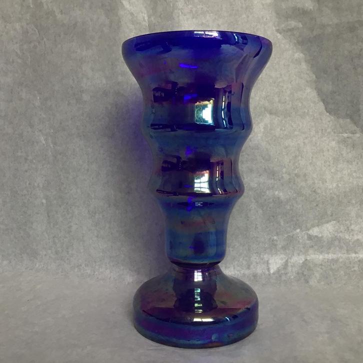 Kobalt blauw vaas - Irisé glas - 21.5 cm hoog - izgst, Antiek en Kunst, Antiek | Vazen, Ophalen of Verzenden
