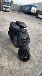Zip 50cc 4 takt full Black brom, Fietsen en Brommers, Scooters | Piaggio, Ophalen, Zo goed als nieuw, Benzine, Zip