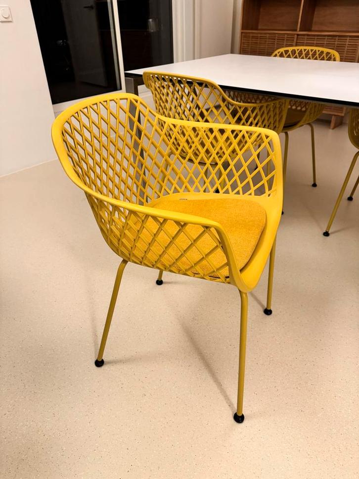 Kave Home Quinn Gele Eetkamerstoelen - Set van 4, Huis en Inrichting, Stoelen, Zo goed als nieuw, Vier, Kunststof, Overige kleuren