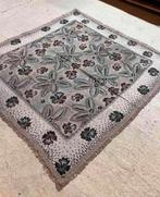 Vintage tafelkleed fantasie bloemen 136/128, Huis en Inrichting, Tafelkleden, Gebruikt, Etten-Leur, Djt@dejuistetoon.eu, Ophalen of Verzenden