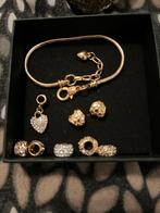 Pandora Armband met 8 Bedels - Nieuw!, Nieuw, Ophalen of Verzenden, Met bedels of kralen, Goud