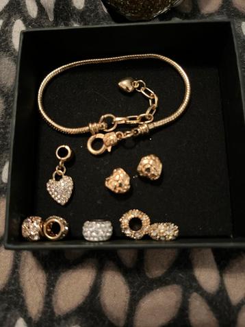 Pandora Armband met 8 Bedels - Nieuw! beschikbaar voor biedingen