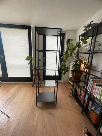 Zwarte stellingkast IKEA