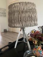 Lamp met rieten kap, Ophalen, Zo goed als nieuw, Hout, 50 tot 75 cm