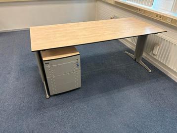 Kantoormeubelen - Bureau, Stoelen, Kasten - Opruiming! Teab beschikbaar voor biedingen