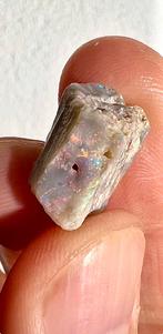 Stukje Australisch opaal, Ophalen