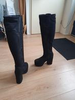 Laarzen maat 37 (plateauzool) (komt net over de knie), Kleding | Dames, Schoenen, Ophalen of Verzenden, Zo goed als nieuw, Zwart