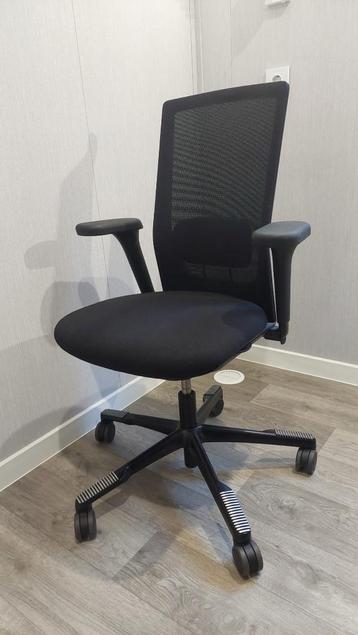 bureaustoel zwart HÅG Futu - Black Edition beschikbaar voor biedingen