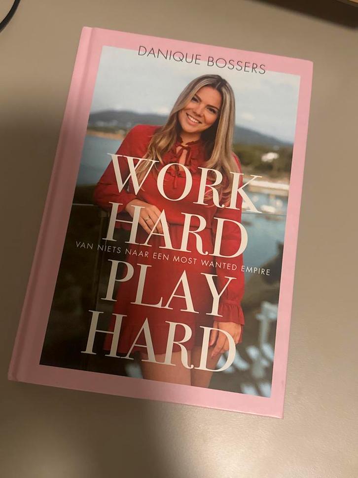 Danique Bossers - Work hard, play hard, Boeken, Mode, Zo goed als nieuw, Mode algemeen, Ophalen of Verzenden