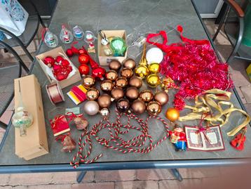 Diverse kerstspullen gratis beschikbaar voor biedingen