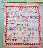 Merklap letterlap 1879, Antiek en Kunst, Antiek | Kleden en Textiel, Ophalen of Verzenden