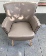 Stoere taupe kleurige PU lederen clubfauteuil, Huis en Inrichting, Fauteuils, Ophalen, Minder dan 75 cm, Leer, 50 tot 75 cm