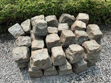 Massieve Basaltblokken Natuursteen – 45 stuks beschikbaar voor biedingen