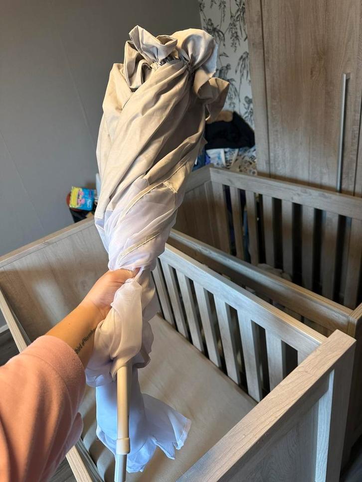 Grijze Stok met sluier, halve klamboe van mamaloes, Kinderen en Baby's, Kinderkamer | Complete kinderkamers, Gebruikt, Jongetje of Meisje