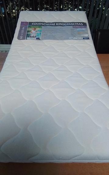 Matras kinderledikant 60 x 120 cm. beschikbaar voor biedingen