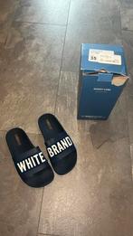 Nieuwe slippers The White Brand, Nieuw, Jongen, Overige typen, The White brand