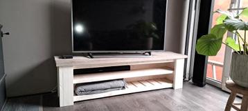 Tv meubel beschikbaar voor biedingen