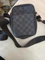 Louis Vuitton Heren Schoudertas!, Sieraden, Tassen en Uiterlijk, Tassen | Schoudertassen, Gebruikt, Zwart, Leer, Ophalen