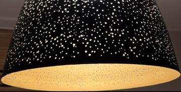 Sfeervolle grote hanglamp beschikbaar voor biedingen