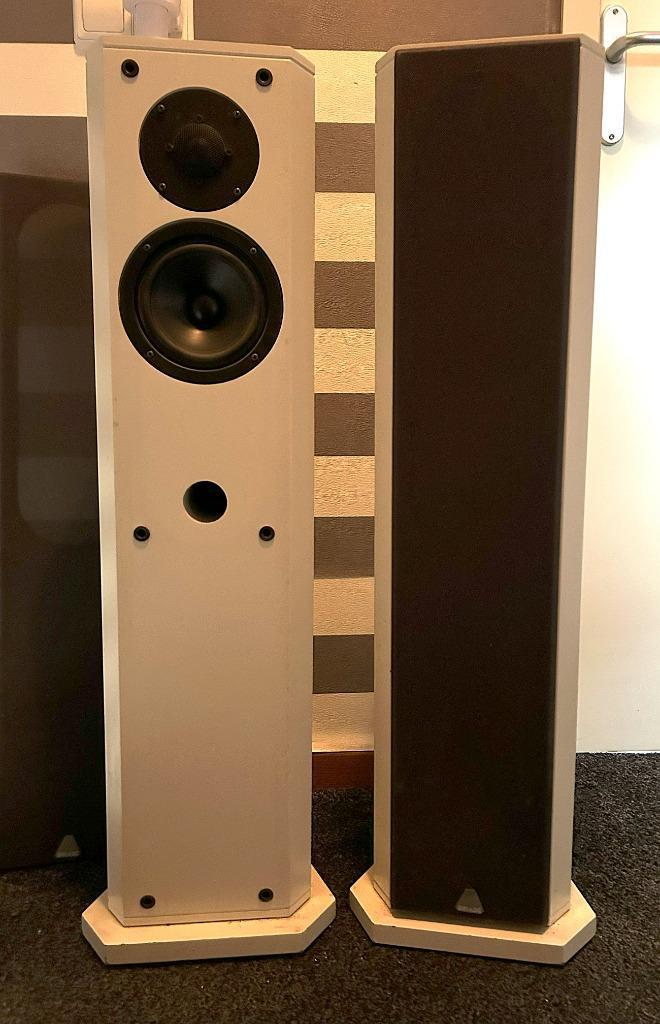 Driade witte speakerzuilen made in Holland, Audio, Tv en Foto, Luidsprekers, Gebruikt, Overige typen, 60 tot 120 watt, Overige merken