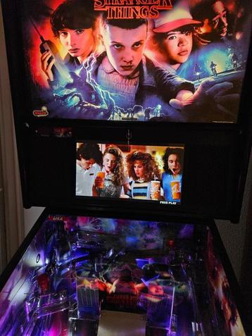 Strangers Things flipperkast met UV kit en diverse mods. beschikbaar voor biedingen