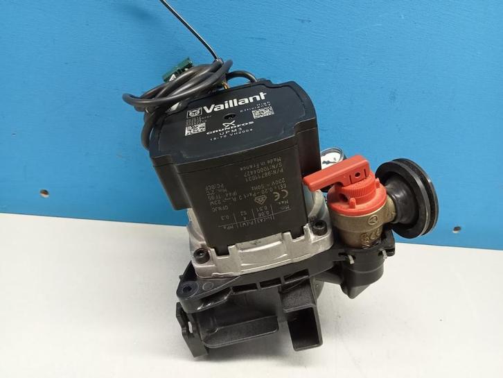A Label pomp Vaillant UPM3 15-70 VH2004 Grundfos, Doe-het-zelf en Verbouw, Verwarming en Radiatoren, Gebruikt, Cv-ketel of Combi-ketel