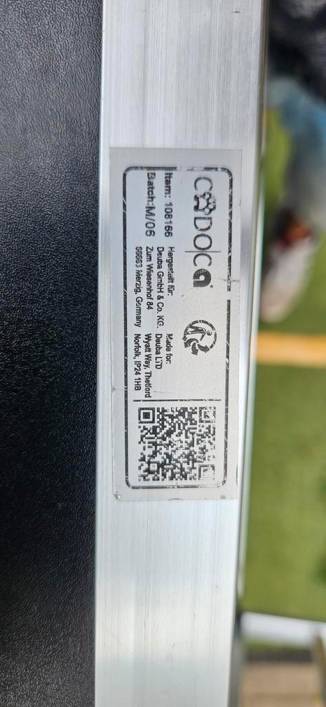 Cadoca aluminium auto hondenbench .  54 x70 lang onderin, Dieren en Toebehoren, Hondenhokken, Zo goed als nieuw, Hondenkennel
