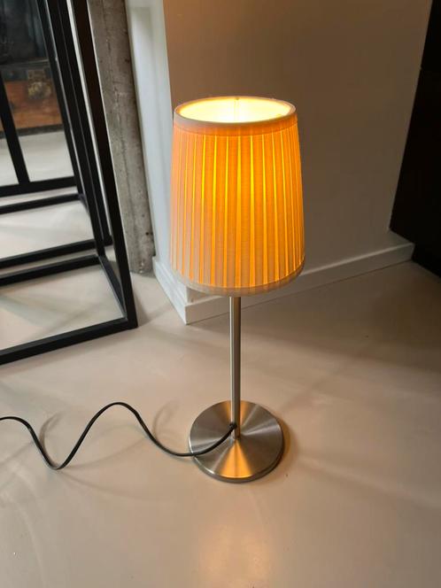 Tafellampje (47cm) wit ️, Huis en Inrichting, Lampen | Tafellampen, Zo goed als nieuw, Minder dan 50 cm, Metaal, Ophalen