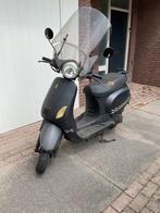 Scooter BTC RIVA blauw kenteken, met systeemhelm, Fietsen en Brommers, Snorfietsen en Snorscooters, Ophalen, Gebruikt, Overige merken