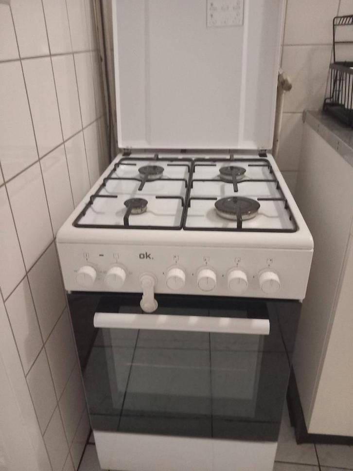 Gasfornuis, minder dan een jaar oud!, Witgoed en Apparatuur, Fornuizen, Zo goed als nieuw, Vrijstaand, Gas, 4 kookzones, 85 tot 90 cm