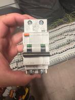 Diverse aardlekautomaten en installatieautomaten holec eaton, Ophalen of Verzenden, Gebruikt, Schakelaar