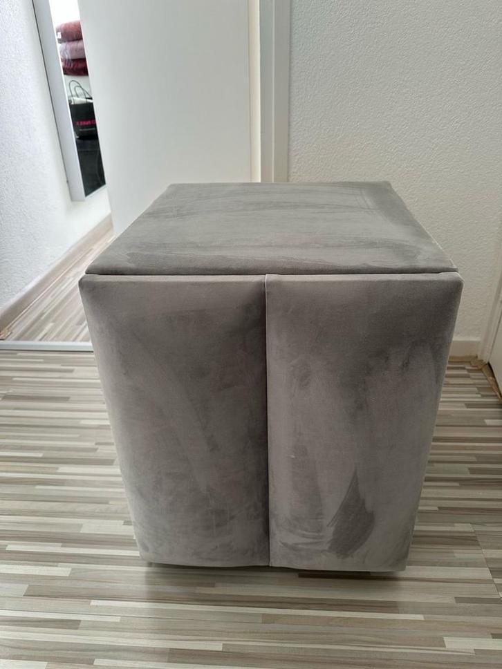 Luxe Velvet Poef / Hocker Eric Kuster Stijl Grijs, Huis en Inrichting, Kasten | Dressoirs, Zo goed als nieuw, Minder dan 50 cm