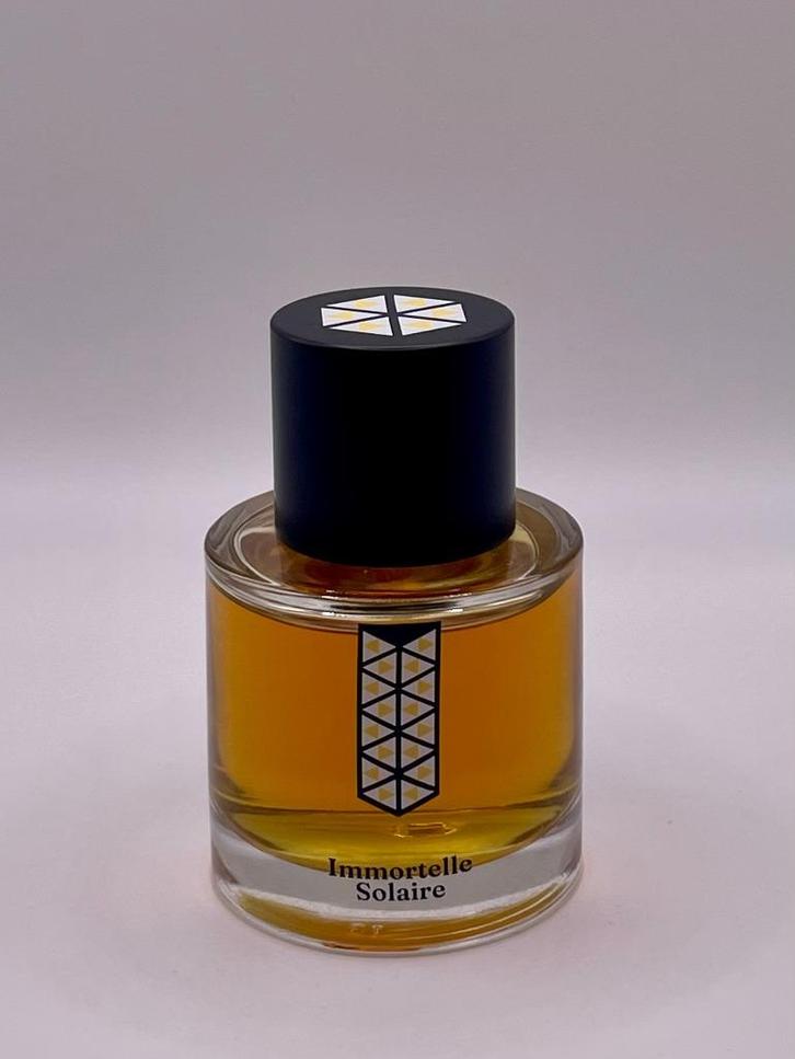 Les Indémodables Immortelle Solaire sample tester decant, Sieraden, Tassen en Uiterlijk, Uiterlijk | Parfum, Zo goed als nieuw