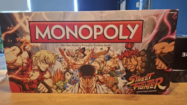 Monopoly Street Fighter Collector's Edition, Hobby en Vrije tijd, Gezelschapsspellen | Bordspellen, Zo goed als nieuw, Een of twee spelers