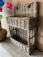 Rotan wandrek opbergmand, Huis en Inrichting, Woonaccessoires | Etagères, Ophalen of Verzenden, Zo goed als nieuw