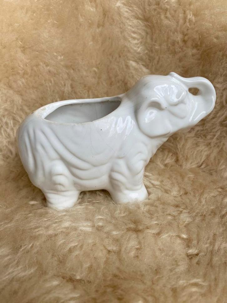 Vintage olifant bloempot, Huis en Inrichting, Woonaccessoires | Vazen, Gebruikt, Wit, Minder dan 50 cm, Aardewerk of Porselein
